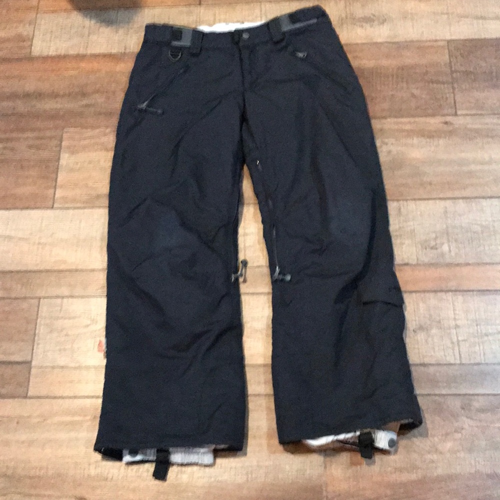 Child’s snowboarding/ski pants size not sure